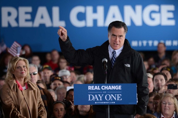 Ứng cử viên đảng Cộng hòa Mitt Romney vận động tranh cử ở Iowa.